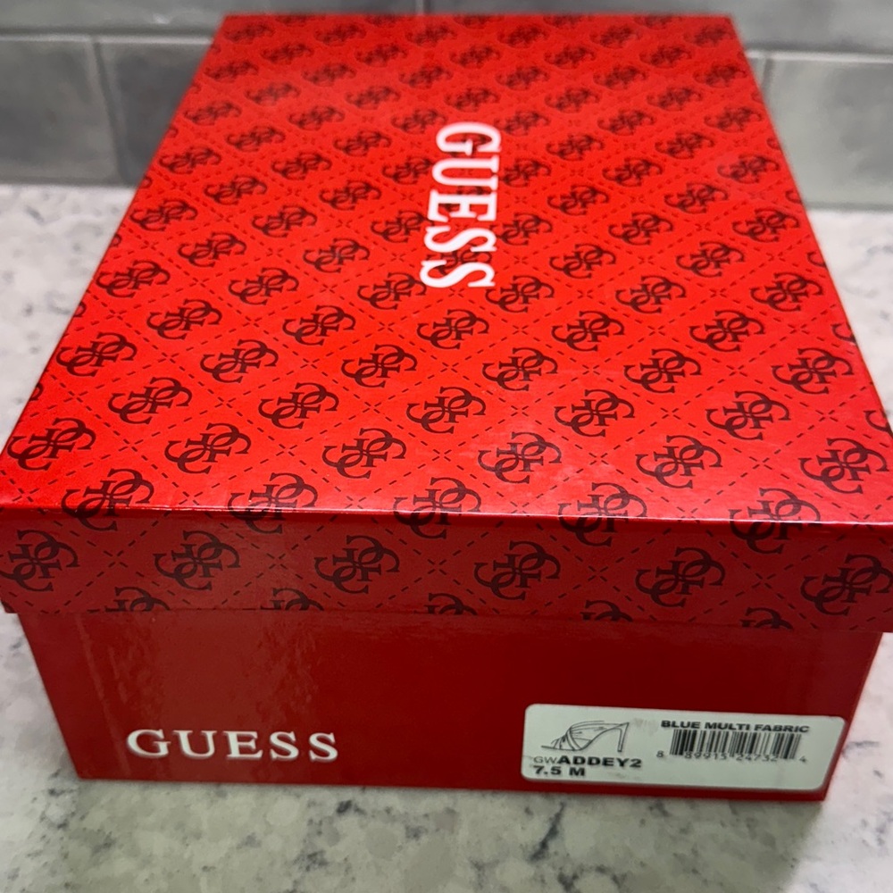 Guess Addey 2 Blue Fabric Floral Pumps Size 7.5 NIB - Picture 9 of 9